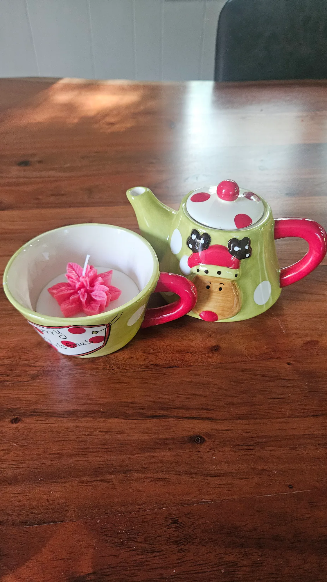 New Mia Candles product photograph